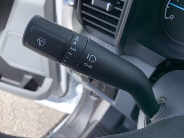 2026 Oxford White Ford Super Duty F-350 DRW XL 4X4 Chassis