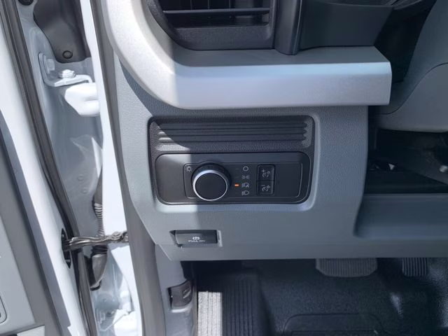 2026 Oxford White Ford Super Duty F-350 DRW XL 4X4 Chassis