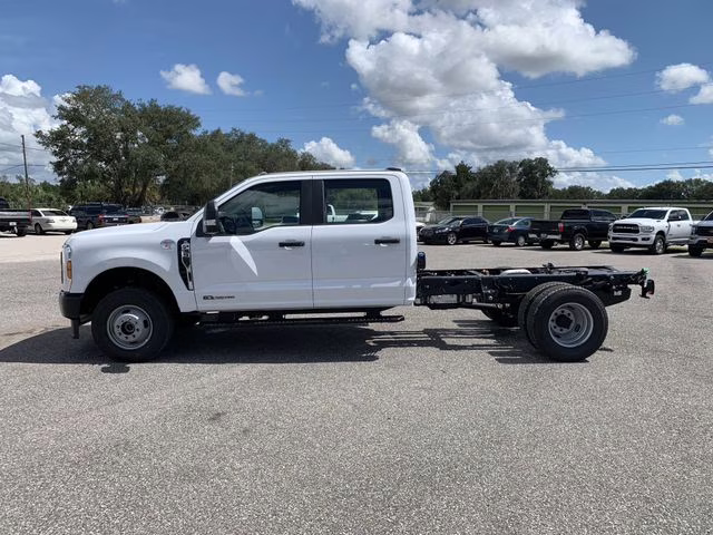 2026 Oxford White Ford Super Duty F-350 DRW XL 4X4 Chassis