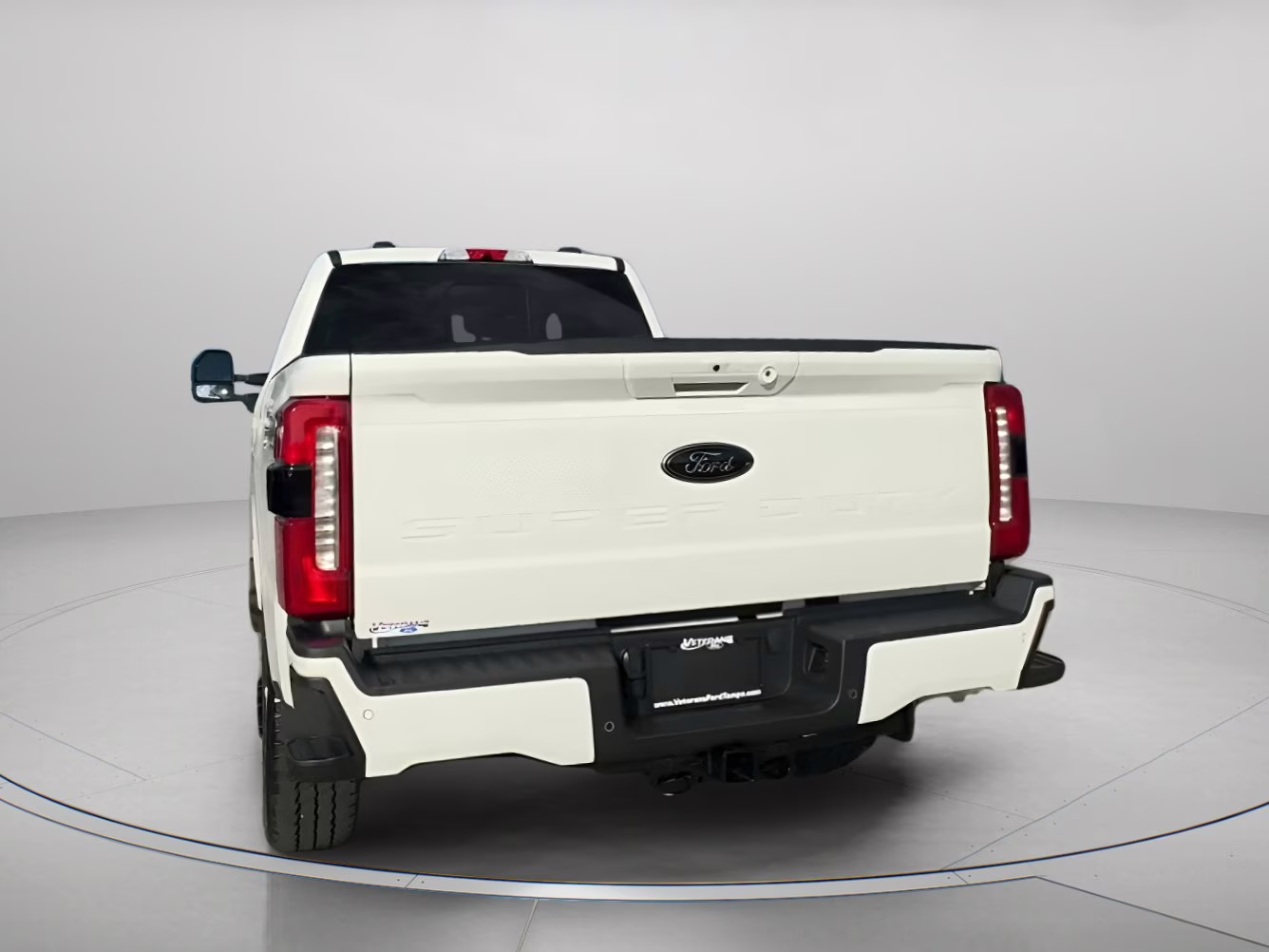 2026 Star White Metallic Tri-Coat Ford Super Duty F-350 SRW LARIAT Crew Cab Pickup 4X4 Truck