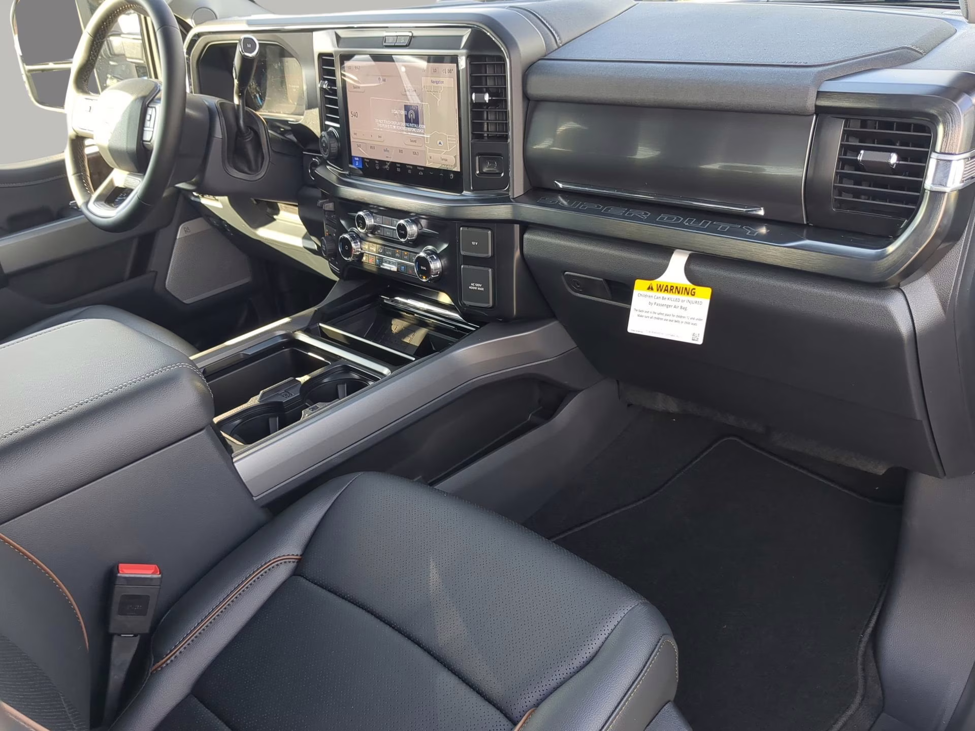 2026 Star White Metallic Tri-Coat Ford Super Duty F-350 SRW LARIAT Crew Cab Pickup 4X4 Truck