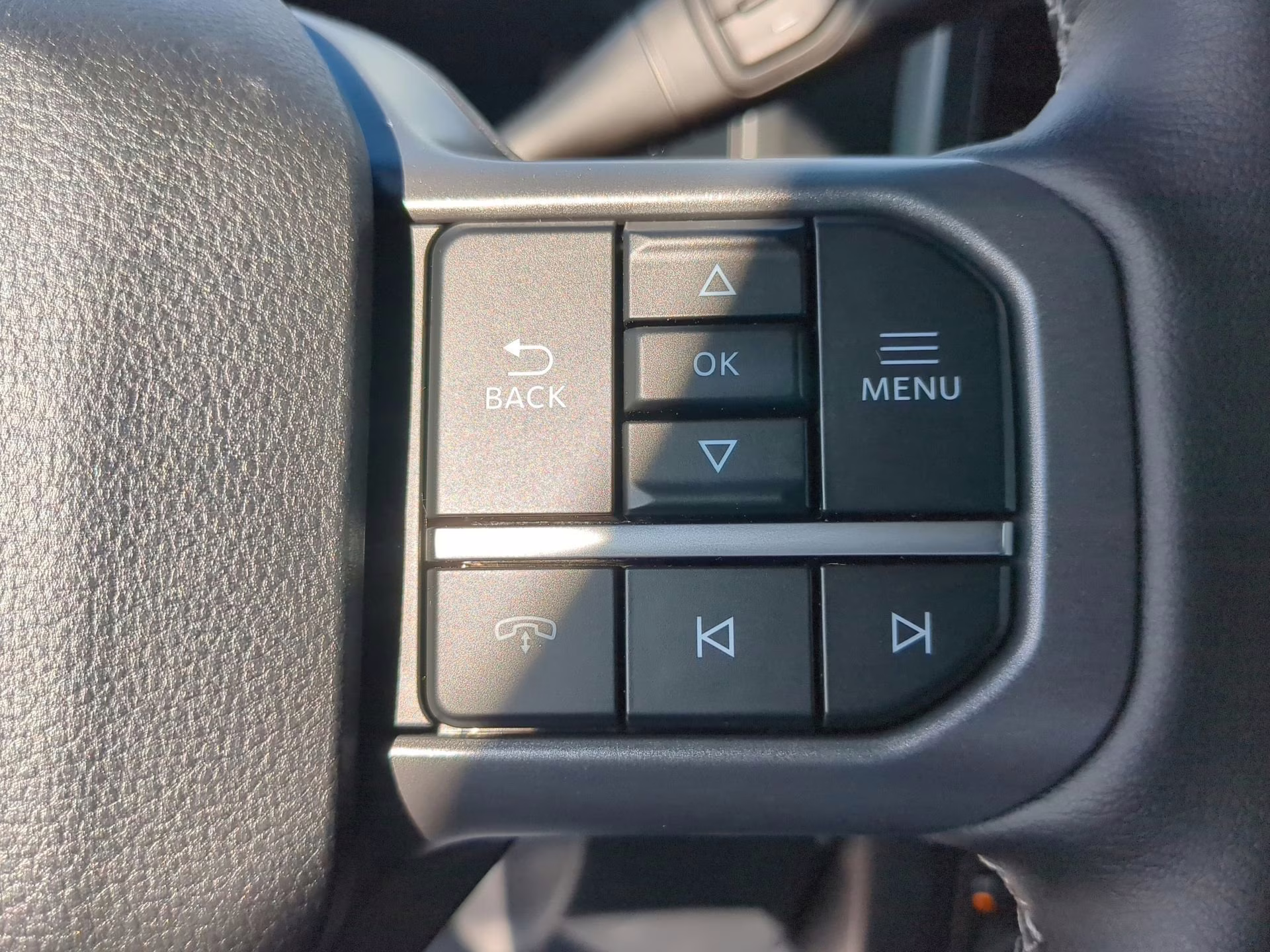 2026 Star White Metallic Tri-Coat Ford Super Duty F-350 SRW LARIAT Crew Cab Pickup 4X4 Truck