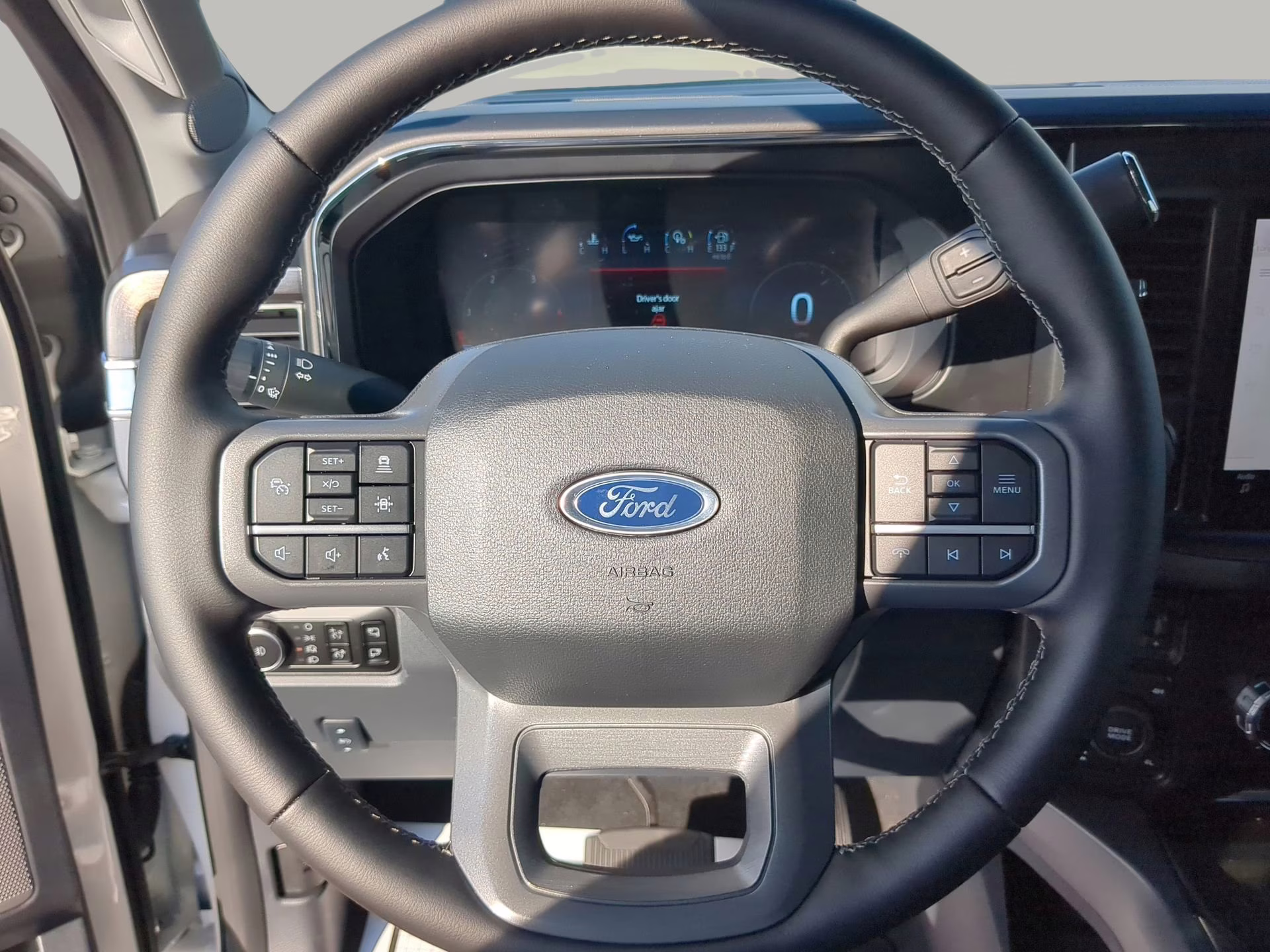 2026 Star White Metallic Tri-Coat Ford Super Duty F-350 SRW LARIAT Crew Cab Pickup 4X4 Truck