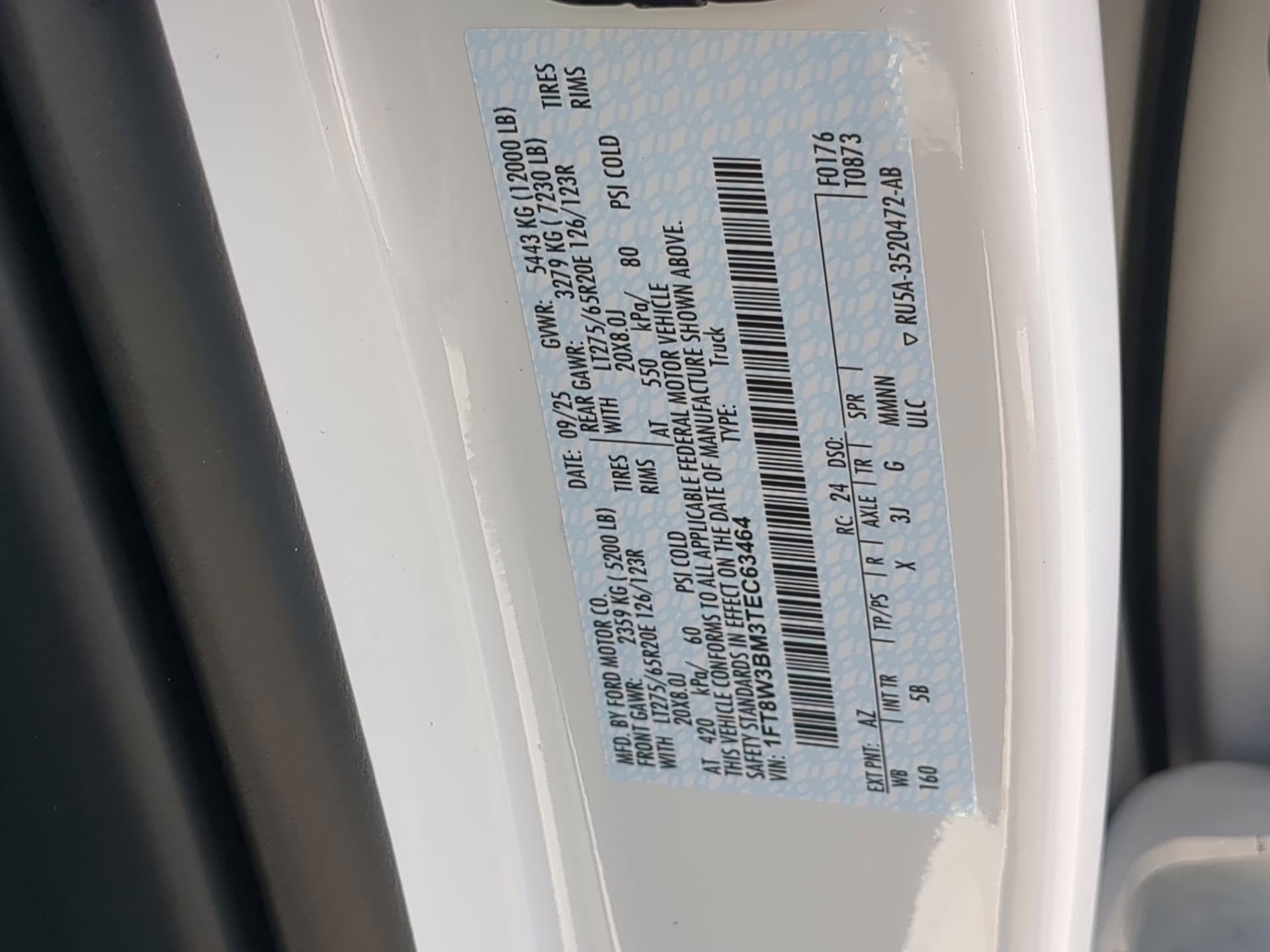 2026 Star White Metallic Tri-Coat Ford Super Duty F-350 SRW LARIAT Crew Cab Pickup 4X4 Truck